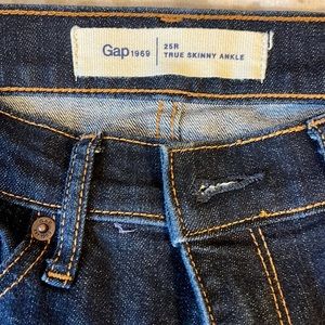 Gap True Skinny Ankle Dark Wash Jeans, Size 25R
